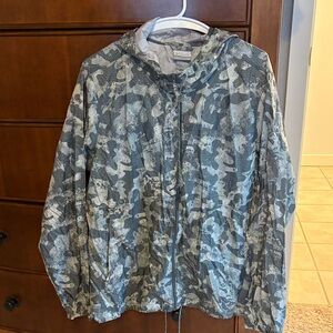 Columbia Camouflage packable rain Jacket -